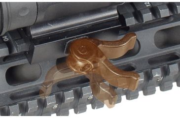 Image of Leapers UTG Long Range Spot LED Flashlight Close-Up of QD LT-ELF240