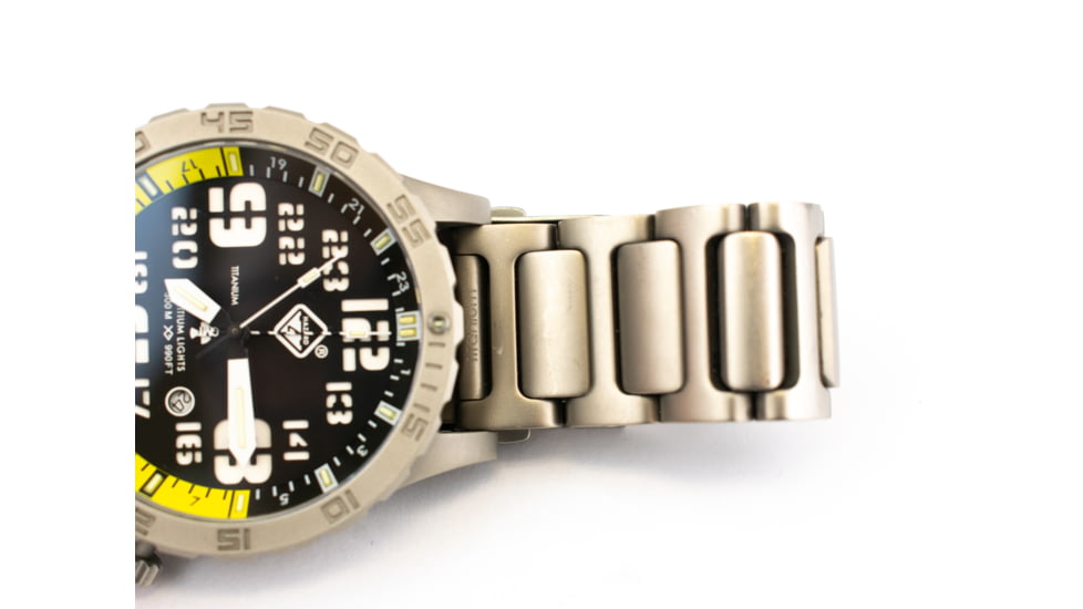 Hazard 4 HeavyWaterDiver BlackTie B Ti Bracelet Yellow GMT, Silver, HWD-TI-B-G-Y-KW-GGYG